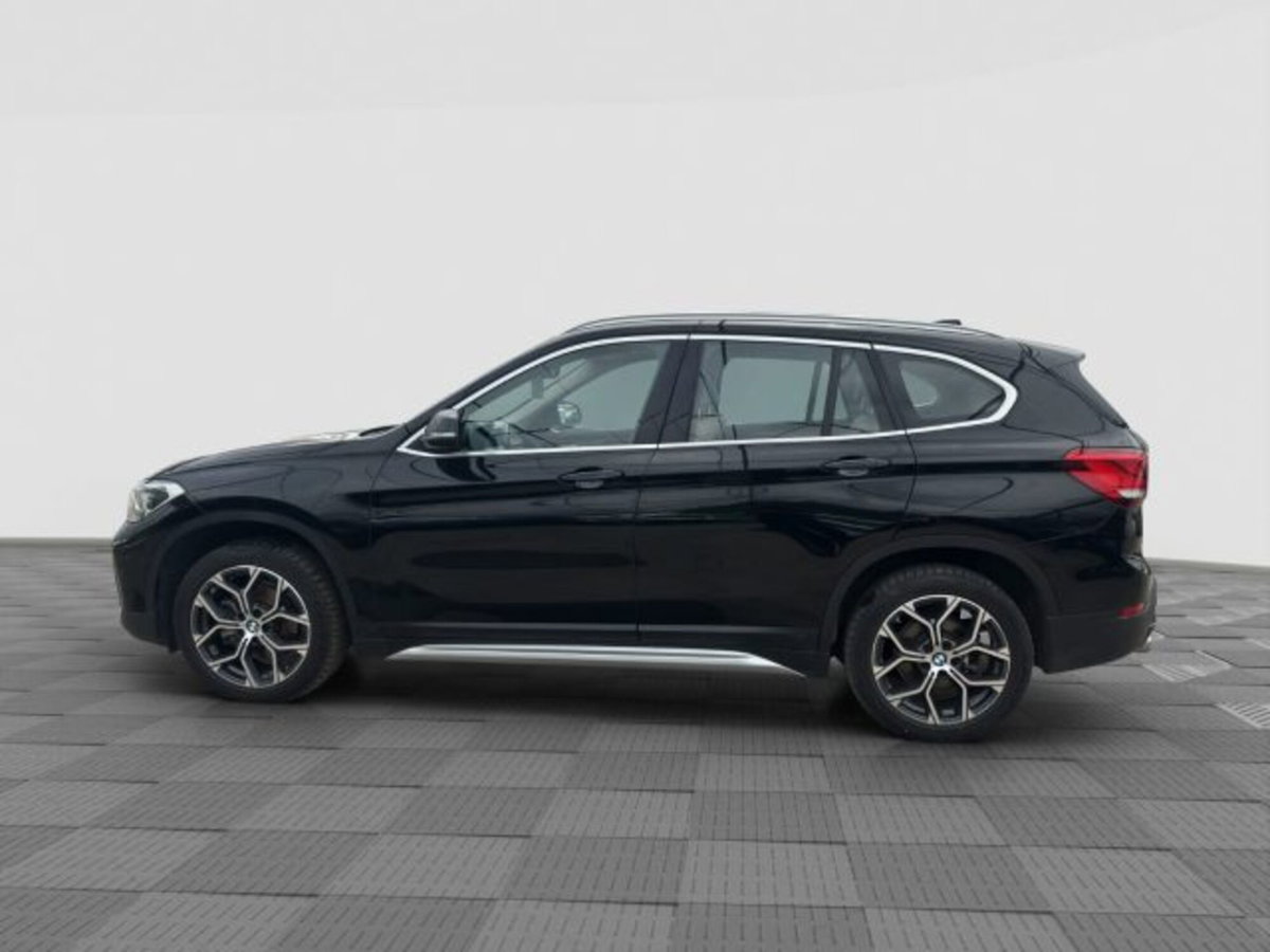 BMW X1 sDrive18d xLine Plus (2)