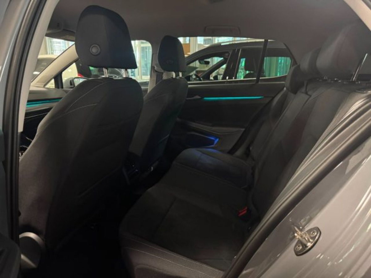 Volkswagen Golf Variant 1.5 eTSI EVO ACT DSG Style (6)