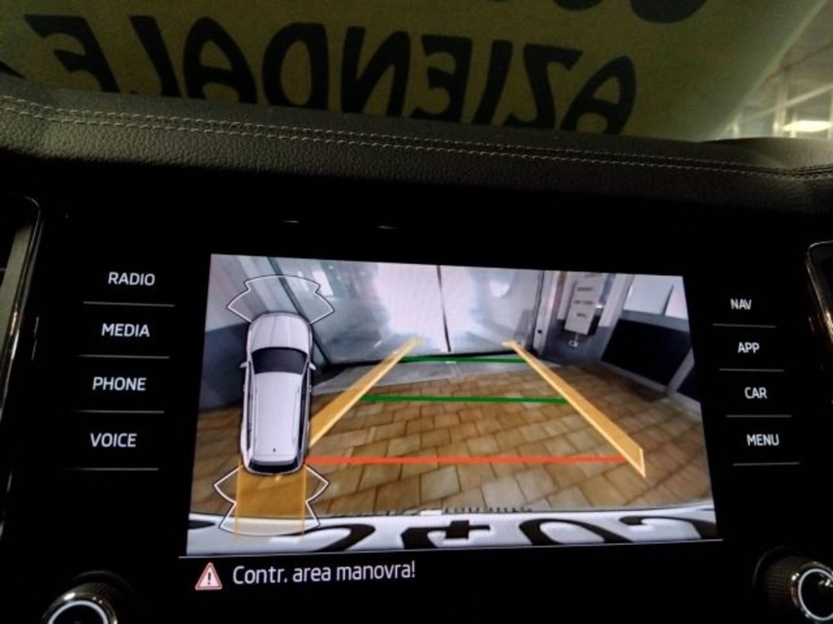 Skoda Kodiaq 2.0 TDI EVO SCR 4x4 DSG 7 posti Executive (18)