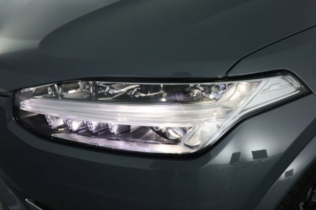 Volvo XC90 B5 (d) AWD automatico 7 posti Plus Bright (10)