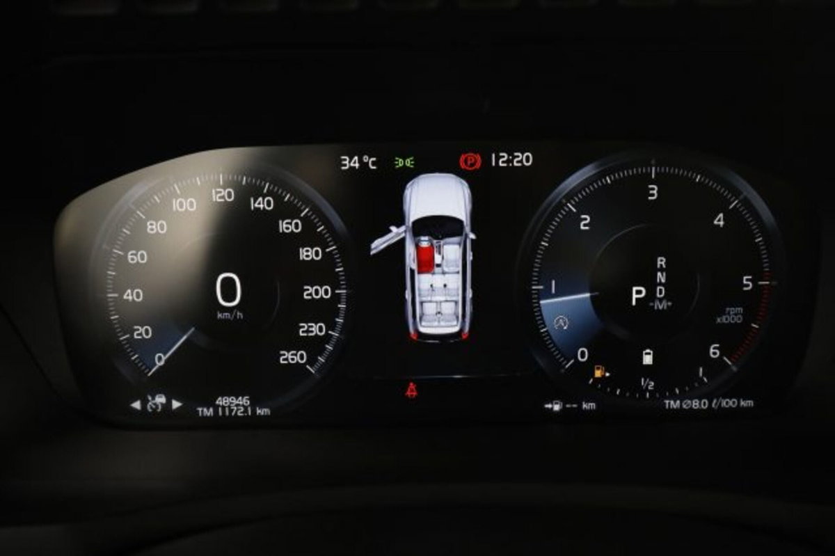Volvo XC90 B5 (d) AWD automatico 7 posti Plus Bright (8)