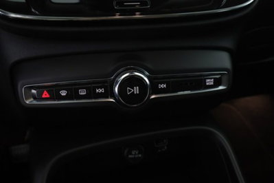 Volvo XC40 D4 AWD Geartronic Business (12)