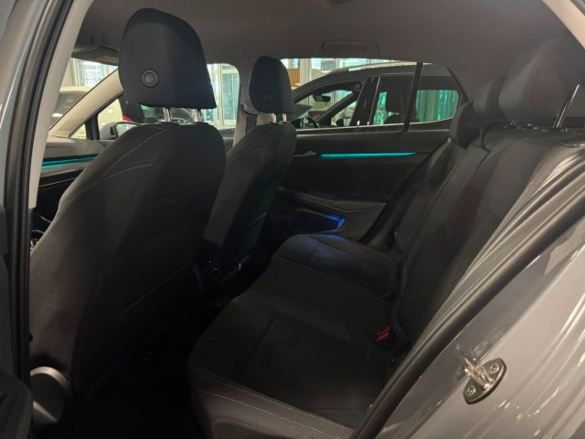 Volkswagen Golf Variant 1.5 eTSI EVO ACT DSG Style (6)