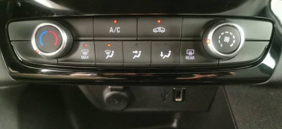 Opel Corsa 1.5 D 100 CV Edition (12)