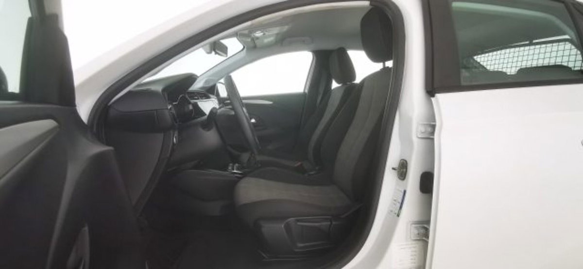 Opel Corsa 1.5 D 100 CV Edition (14)