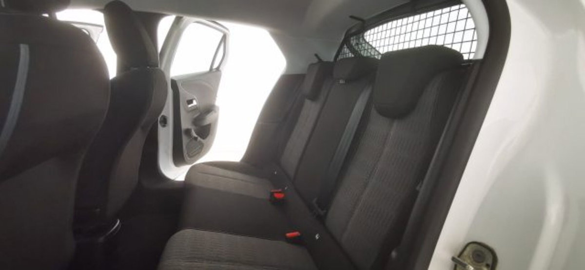 Opel Corsa 1.5 D 100 CV Edition (15)