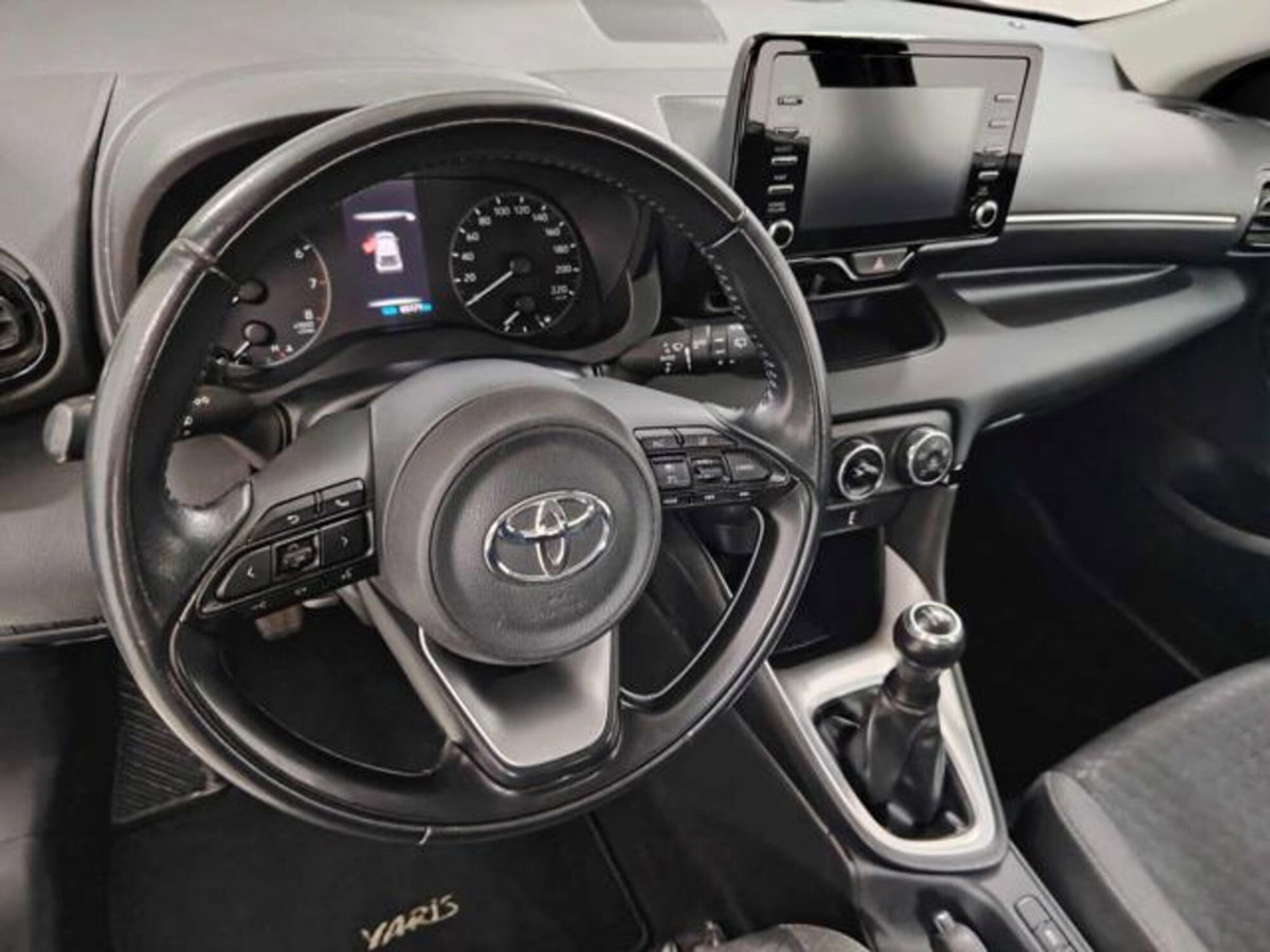 Toyota Yaris 1.0 5 porte Trend (5)