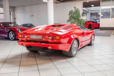 Lamborghini Countach 25° (7)