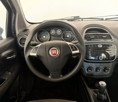 Fiat Punto 1.4 S&S 8V Dualogic 5 porte Racing (10)
