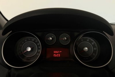 Fiat Punto 1.4 S&S 8V Dualogic 5 porte Racing (12)