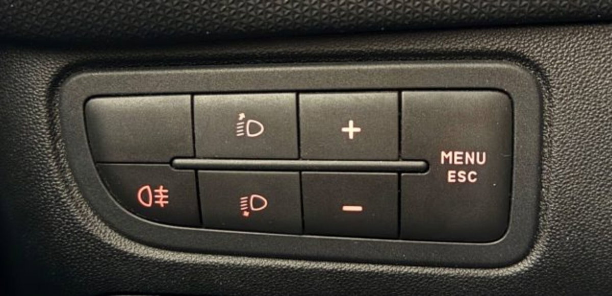 Fiat Punto 1.4 S&S 8V Dualogic 5 porte Racing (19)