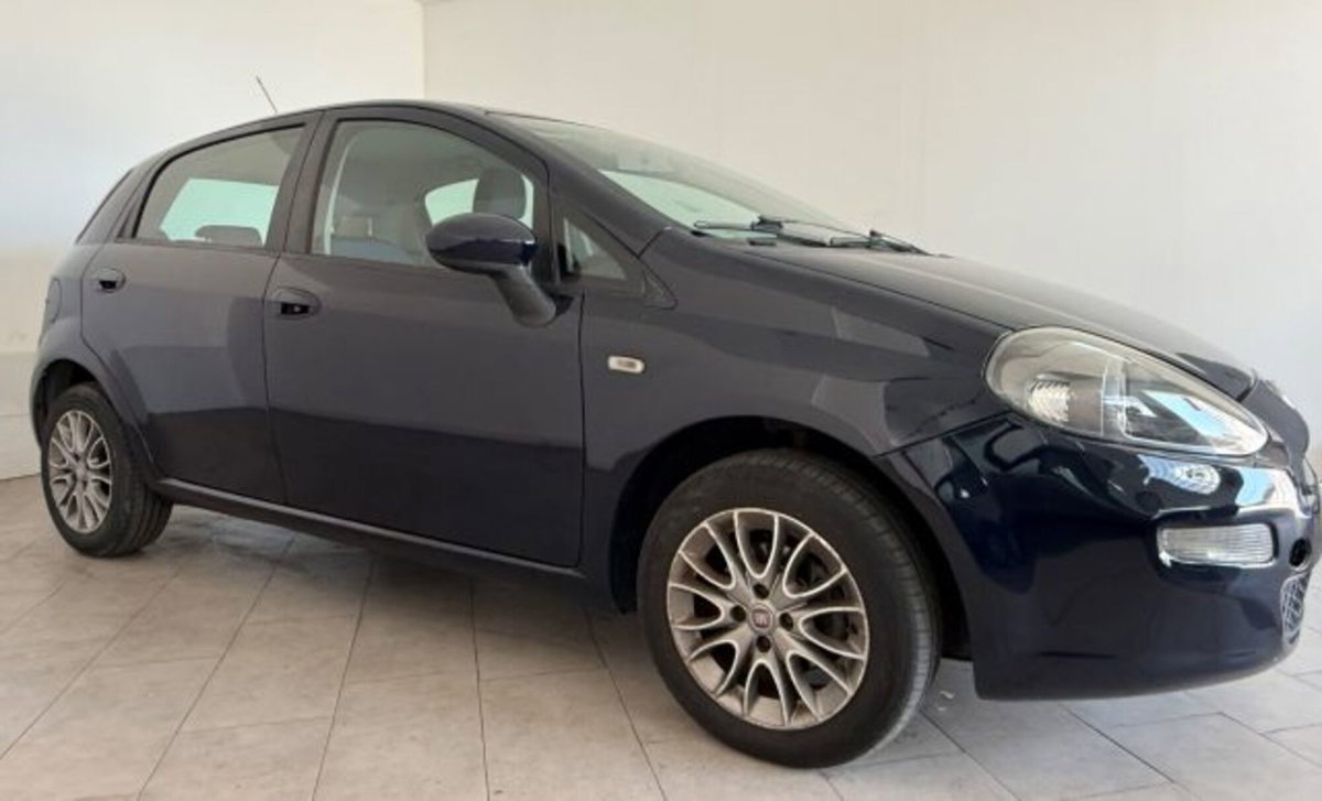Fiat Punto 1.4 S&S 8V Dualogic 5 porte Racing (3)