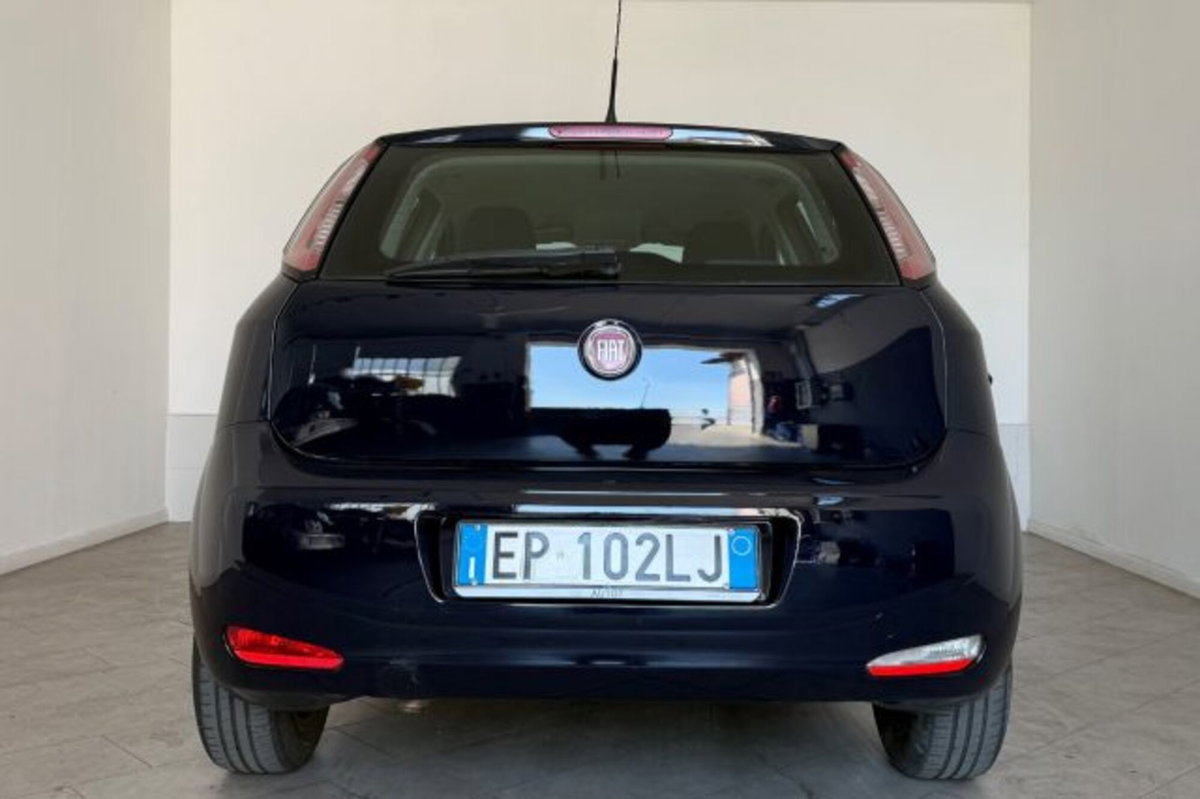 Fiat Punto 1.4 S&S 8V Dualogic 5 porte Racing (4)