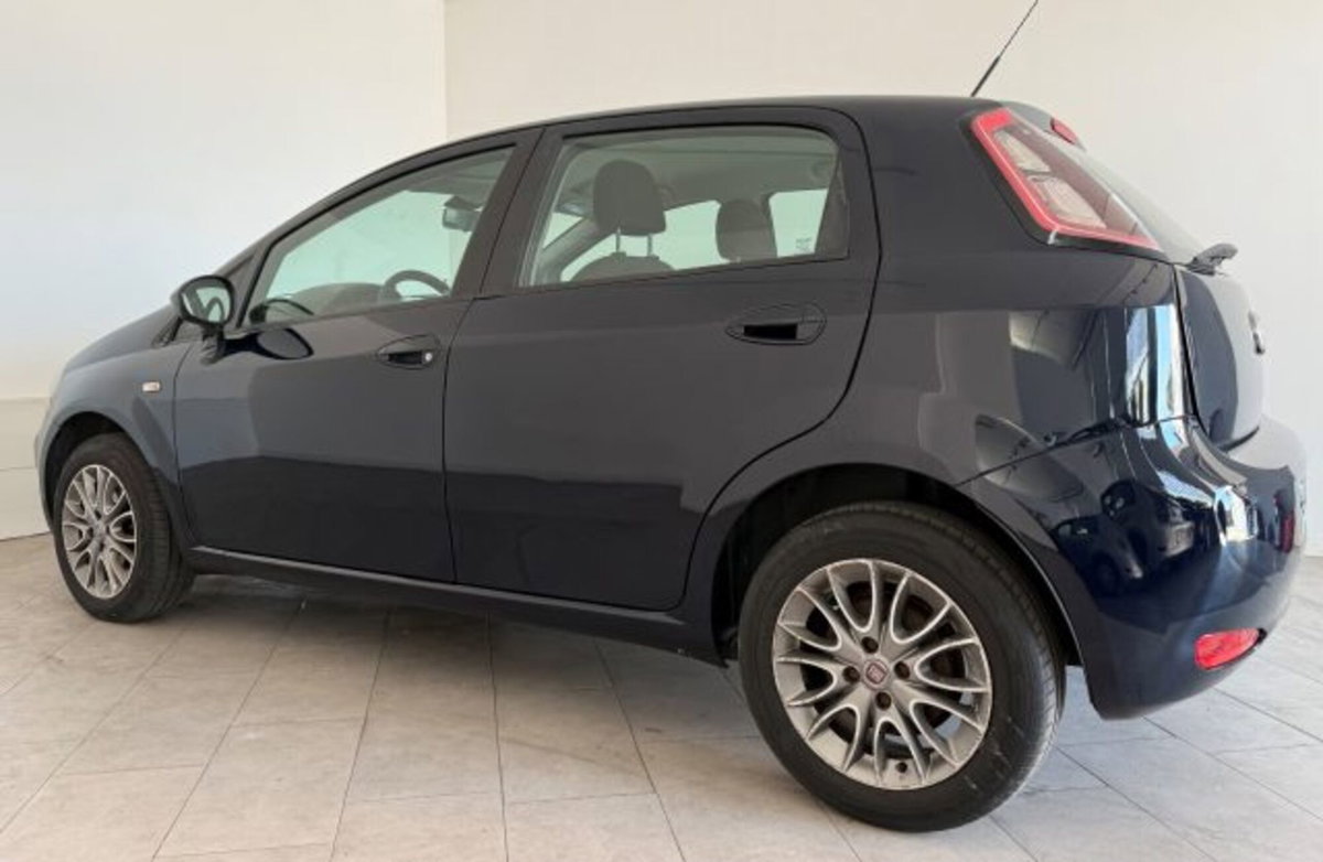 Fiat Punto 1.4 S&S 8V Dualogic 5 porte Racing (5)