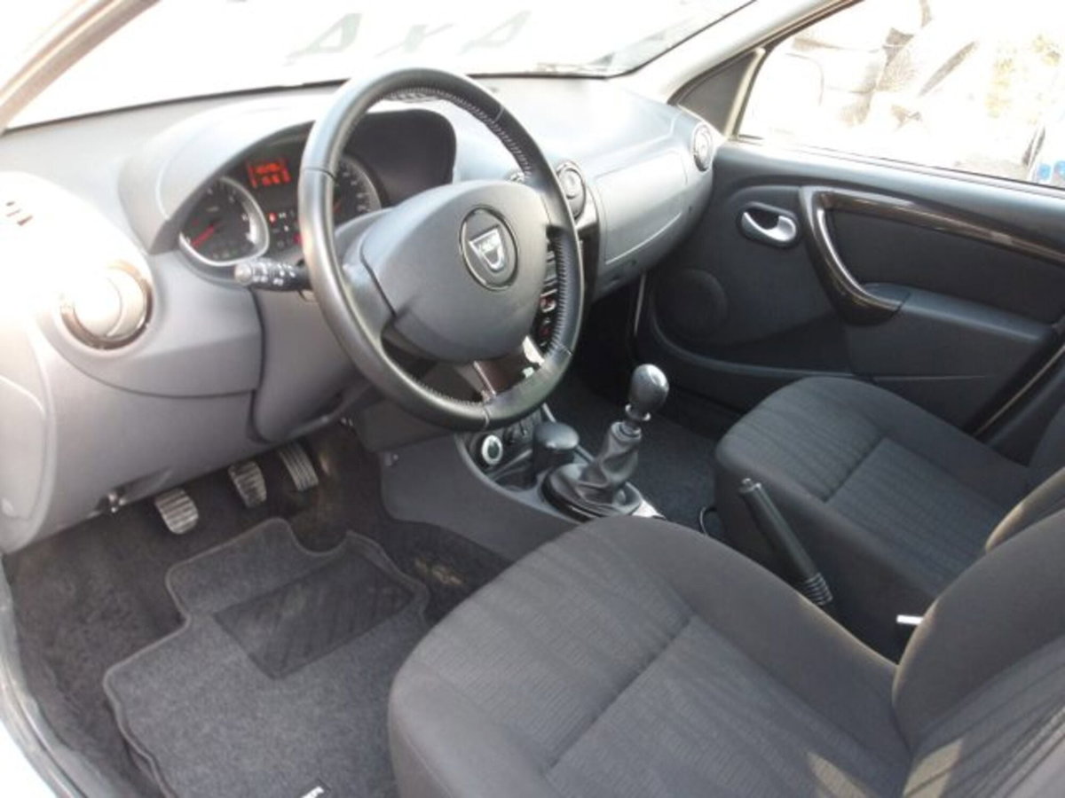 Dacia Duster 1.5 dCi 110CV 4x4 Ambiance (9)