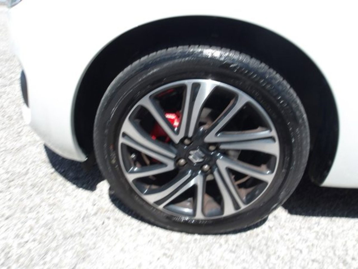 Suzuki Swift 1.2h Top 2wd (7)
