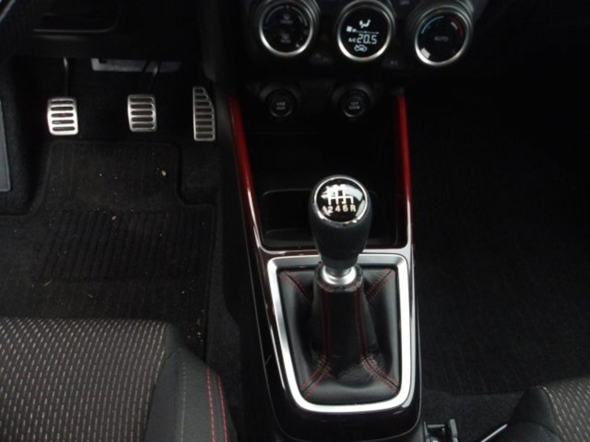 Suzuki Swift 1.4h Sport 2wd (19)