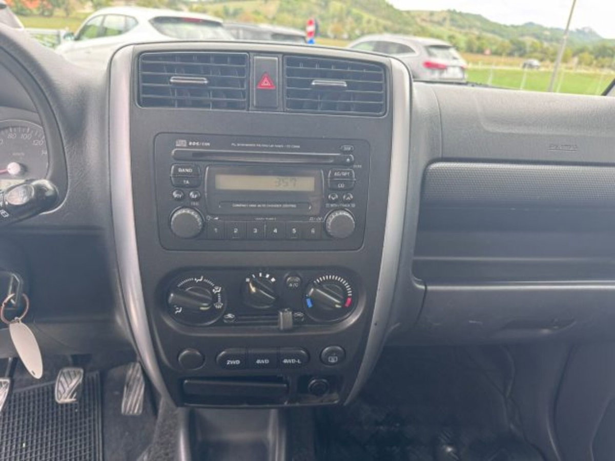 Suzuki Jimny 1.5 DDiS cat 4WD JLX Più (12)