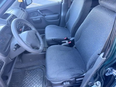 Suzuki Ignis 1.3i 16V cat 4WD GL (14)