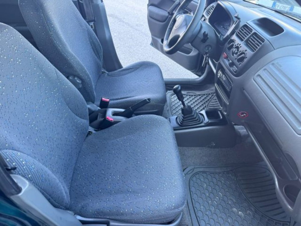 Suzuki Ignis 1.3i 16V cat 4WD GL (20)