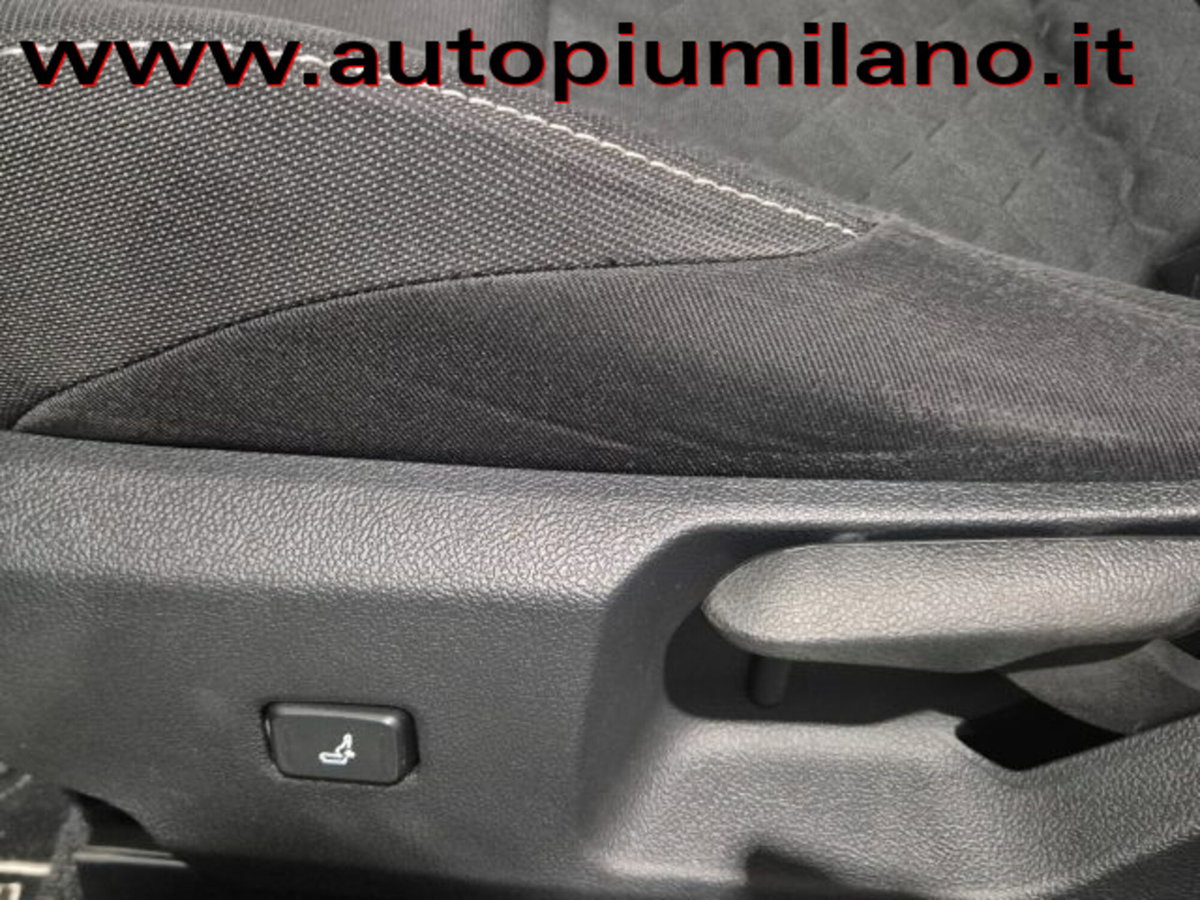 Toyota Corolla Touring Sports 1.8 Hybrid Business (19)