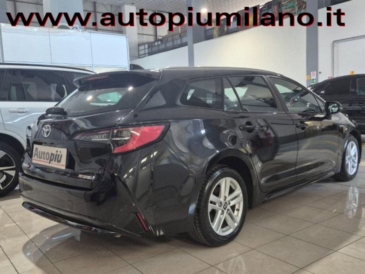 Toyota Corolla Touring Sports 1.8 Hybrid Business (2)