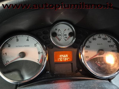 Peugeot 207 88CV 5p. X Line (6)