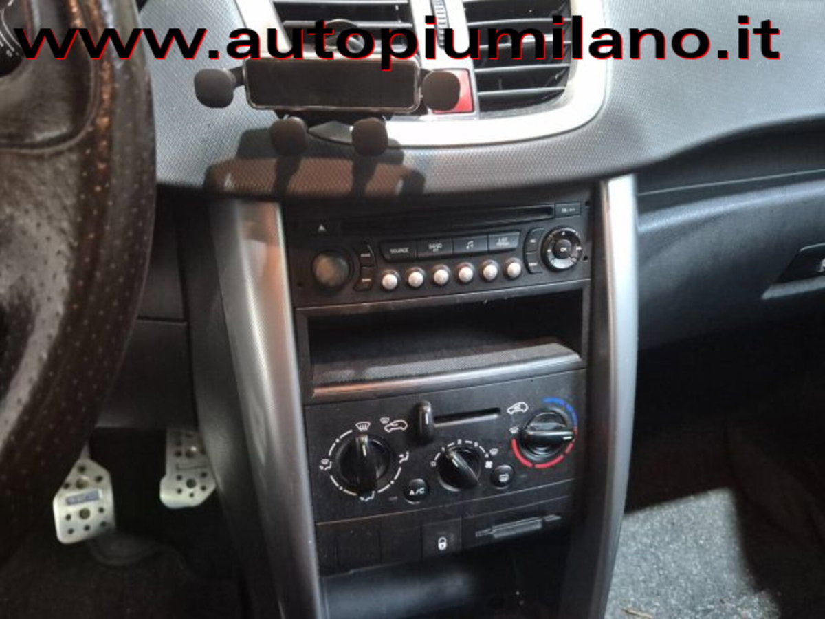 Peugeot 207 88CV 5p. X Line (7)