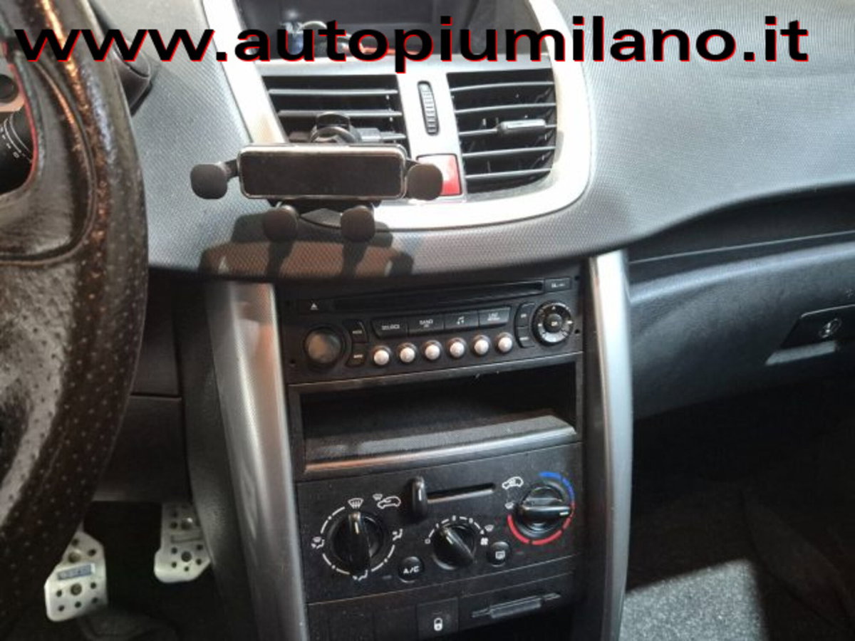 Peugeot 207 88CV 5p. X Line (8)