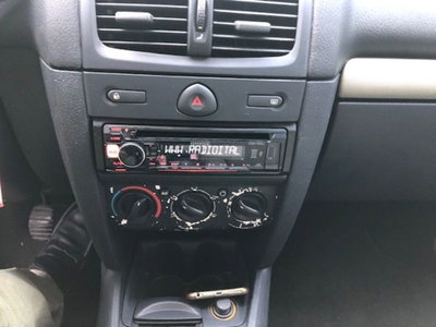Renault Clio Storia 1.2 5 porte (17)