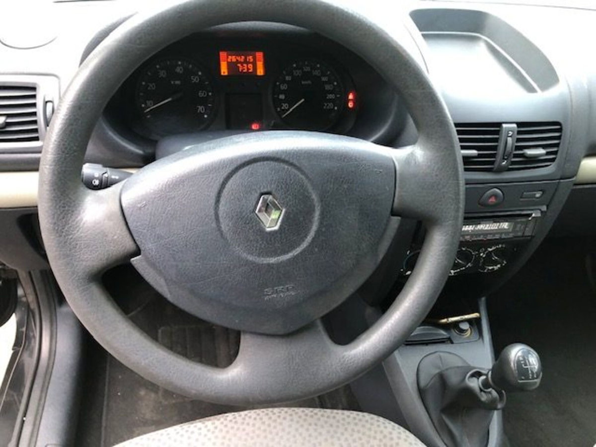 Renault Clio Storia 1.2 5 porte (9)