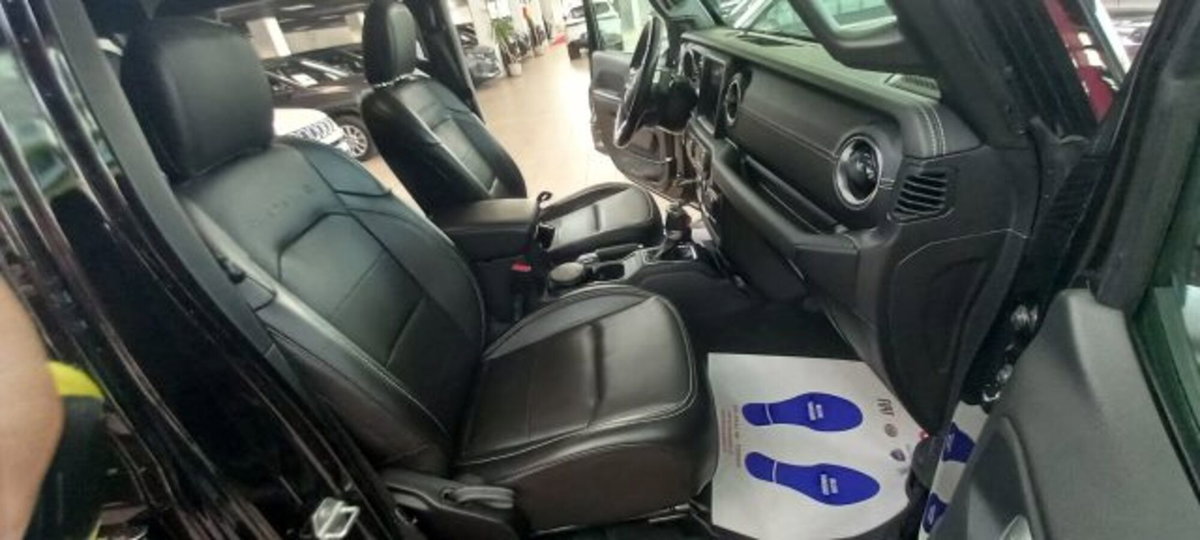 Jeep Gladiator 3.0 Diesel V6 Overland (7)