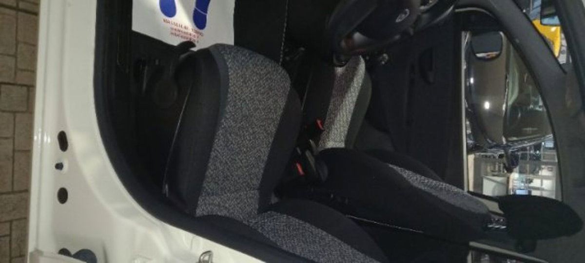 Lancia Ypsilon 1.0 FireFly 5 porte S&S Hybrid Ecochic Silver (6)