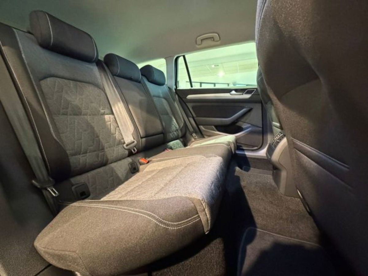Volkswagen Passat 2.0 tdi scr R-Line 150cv dsg (13)