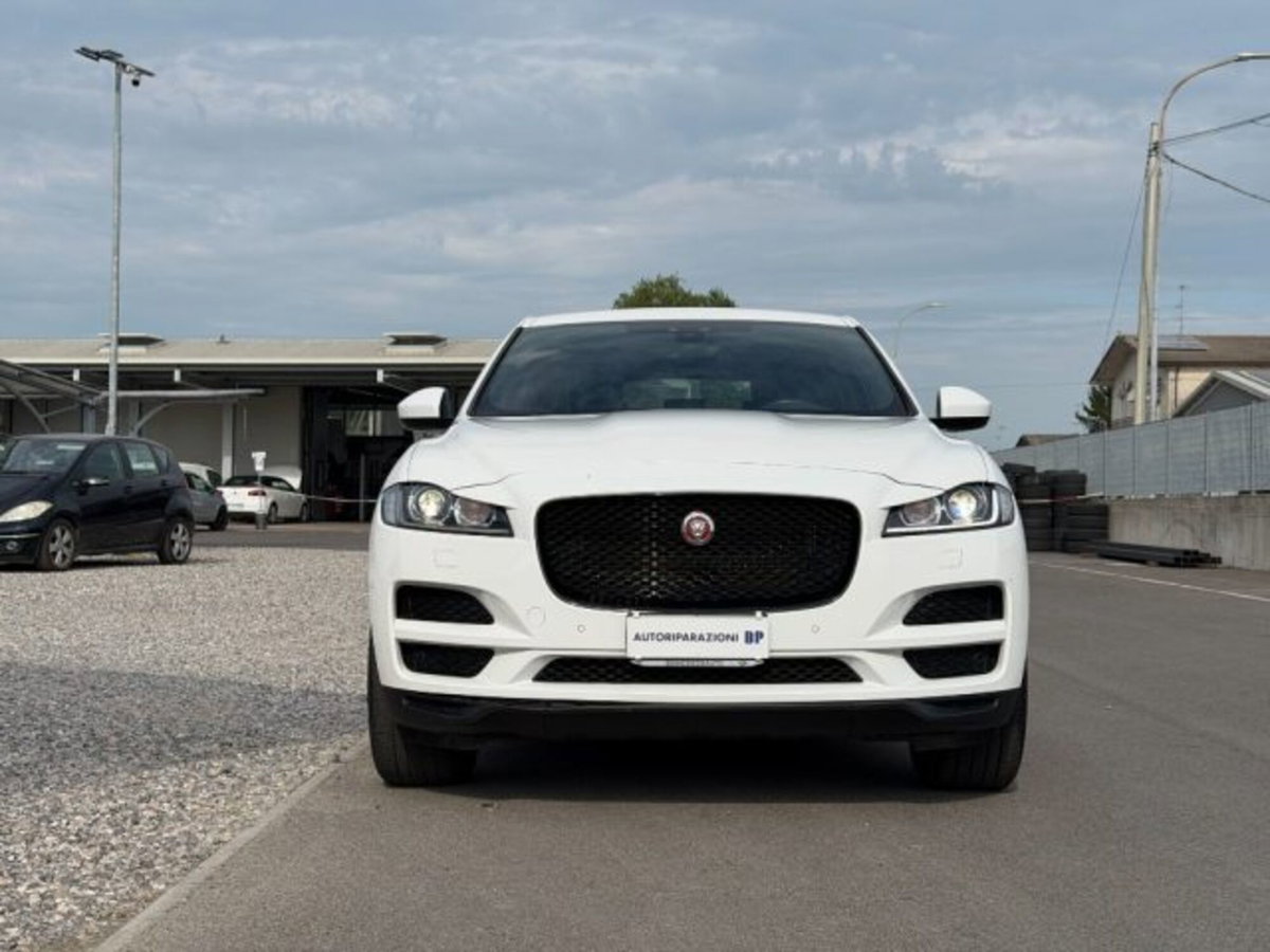 Jaguar F-Pace 2.0 D 240 CV AWD aut. Prestige (2)
