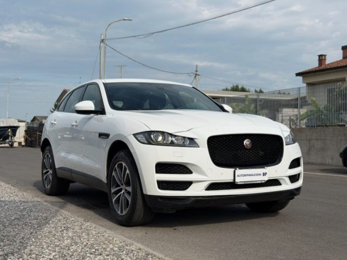 Jaguar F-Pace 2.0 D 240 CV AWD aut. Prestige (3)