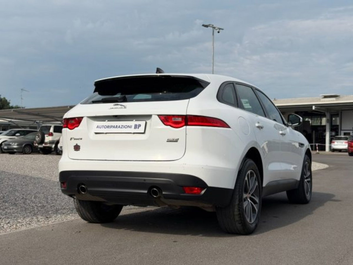 Jaguar F-Pace 2.0 D 240 CV AWD aut. Prestige (6)