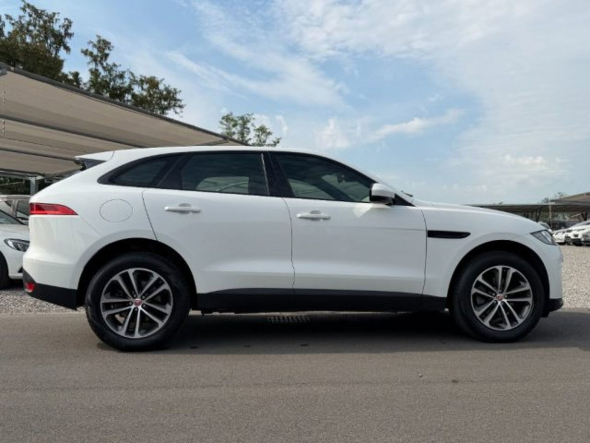 Jaguar F-Pace 2.0 D 240 CV AWD aut. Prestige (7)
