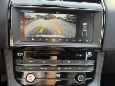 Jaguar F-Pace 2.0 D 240 CV AWD aut. Prestige (8)