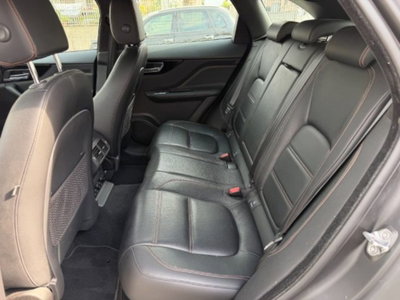 Jaguar F-Pace 2.0 D 240 CV AWD aut. Prestige (9)