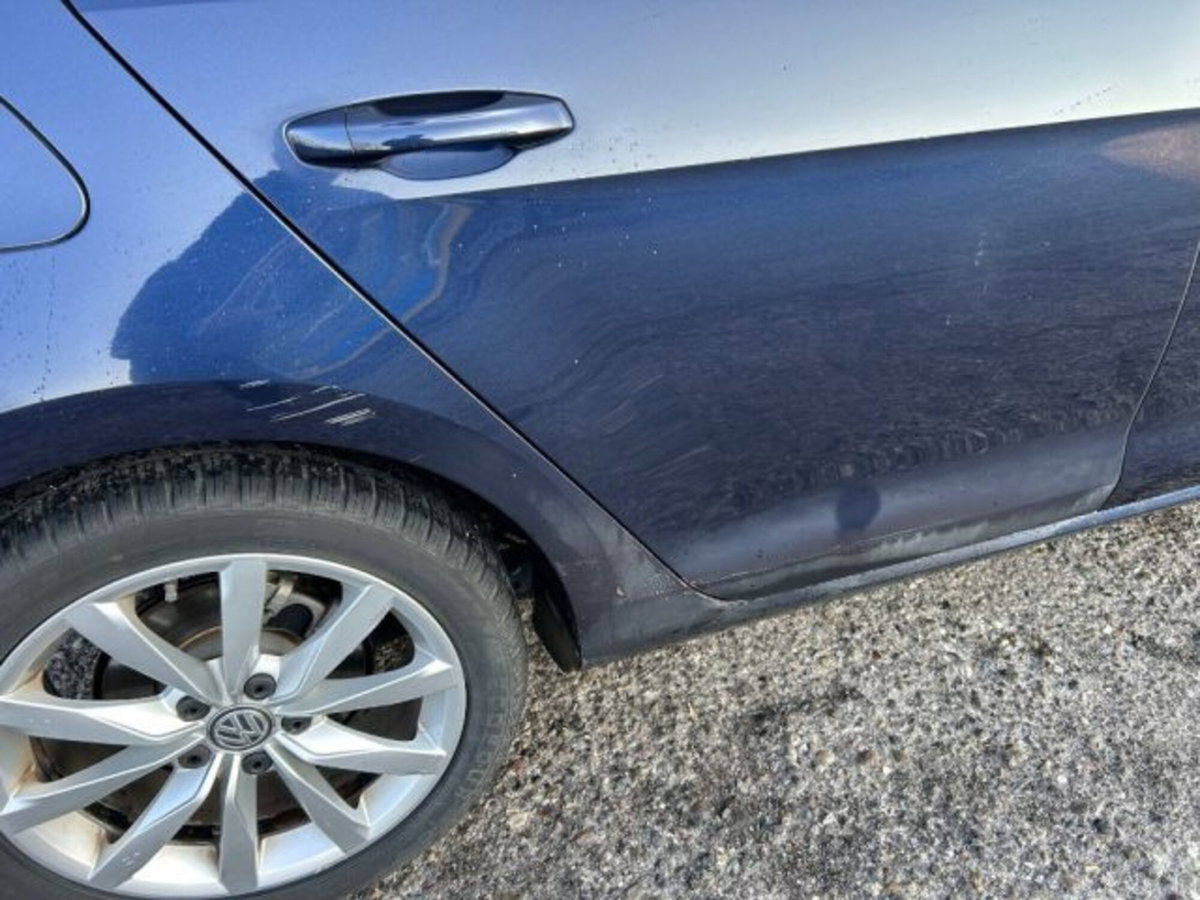 Volkswagen Golf 1.6 TDI DPF DSG 5p. Highline (17)