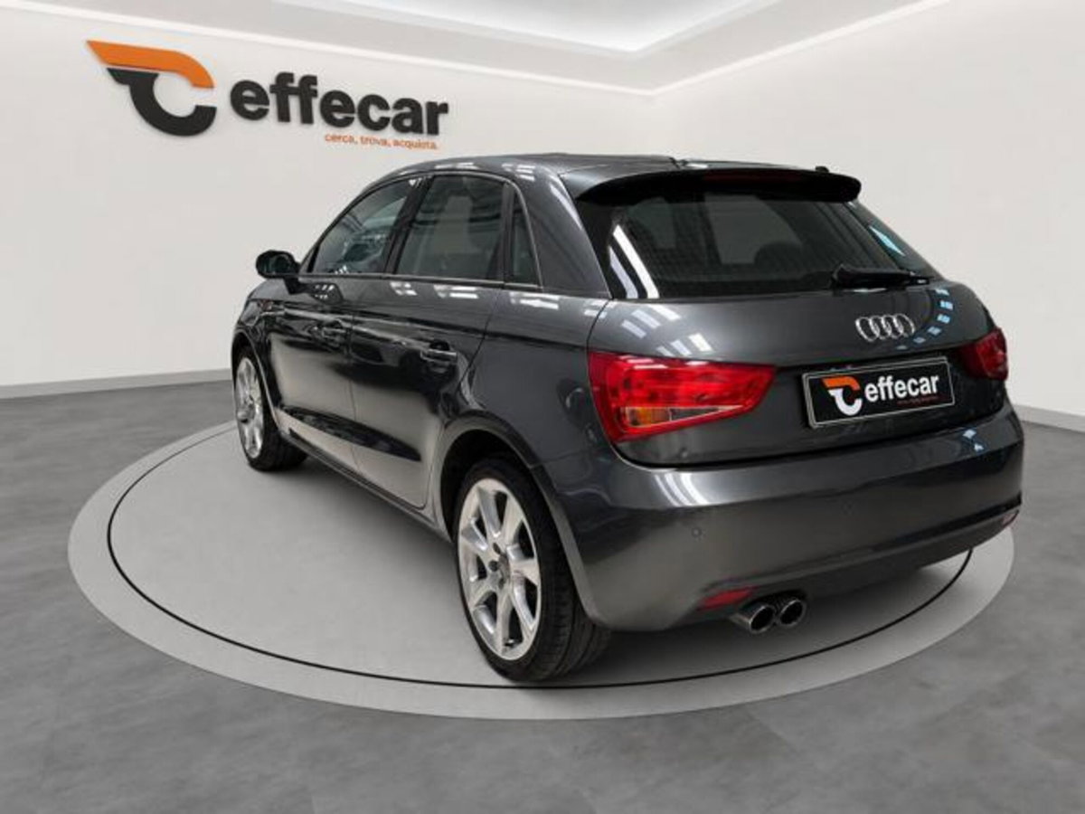 Audi A1 Sportback 2.0 TDI Ambition (4)
