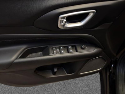Jeep Compass 1.3 T4 190CV PHEV AT6 4xe Night Eagle (18)