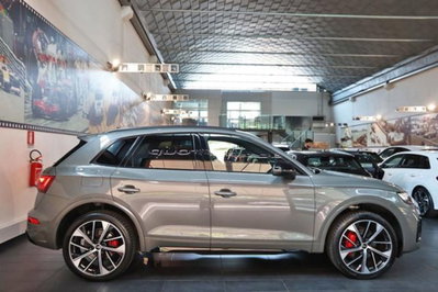 Audi Q5 40 2.0 tdi mhev 12V Identity Black quattro s-tronic (2)
