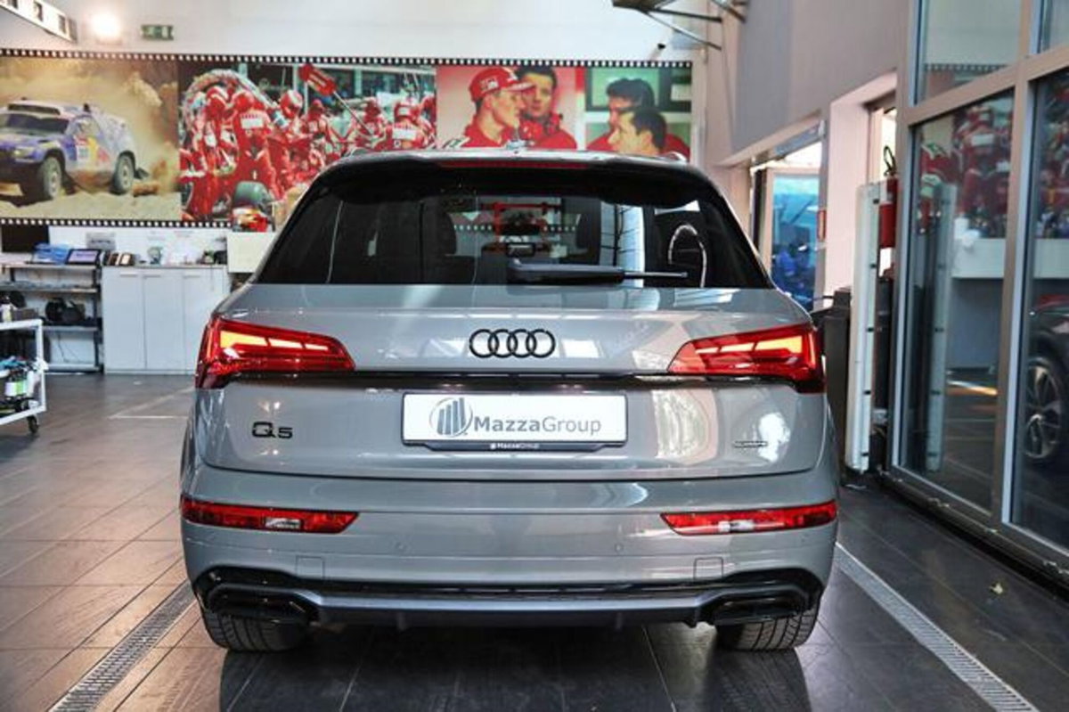Audi Q5 40 2.0 tdi mhev 12V Identity Black quattro s-tronic (4)