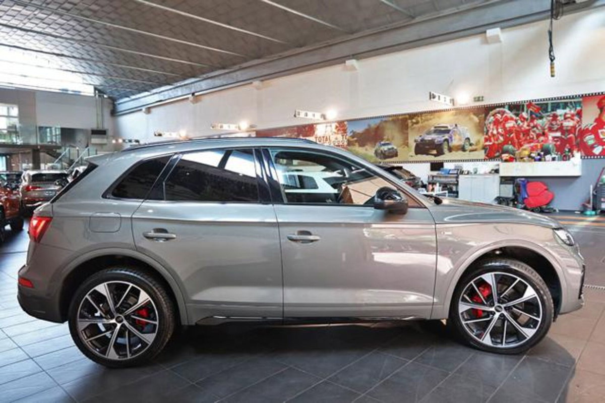 Audi Q5 40 2.0 tdi mhev 12V Identity Black quattro s-tronic (9)