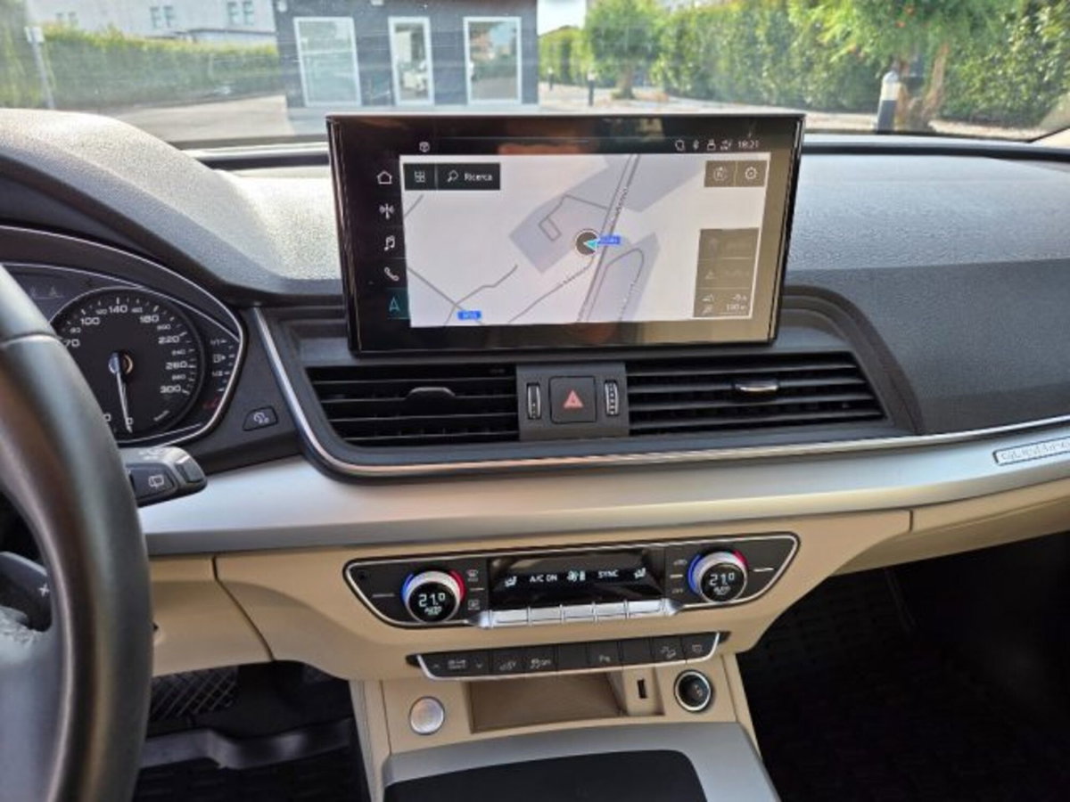 Audi Q5 50 TFSI e quattro S tronic Business Design (10)