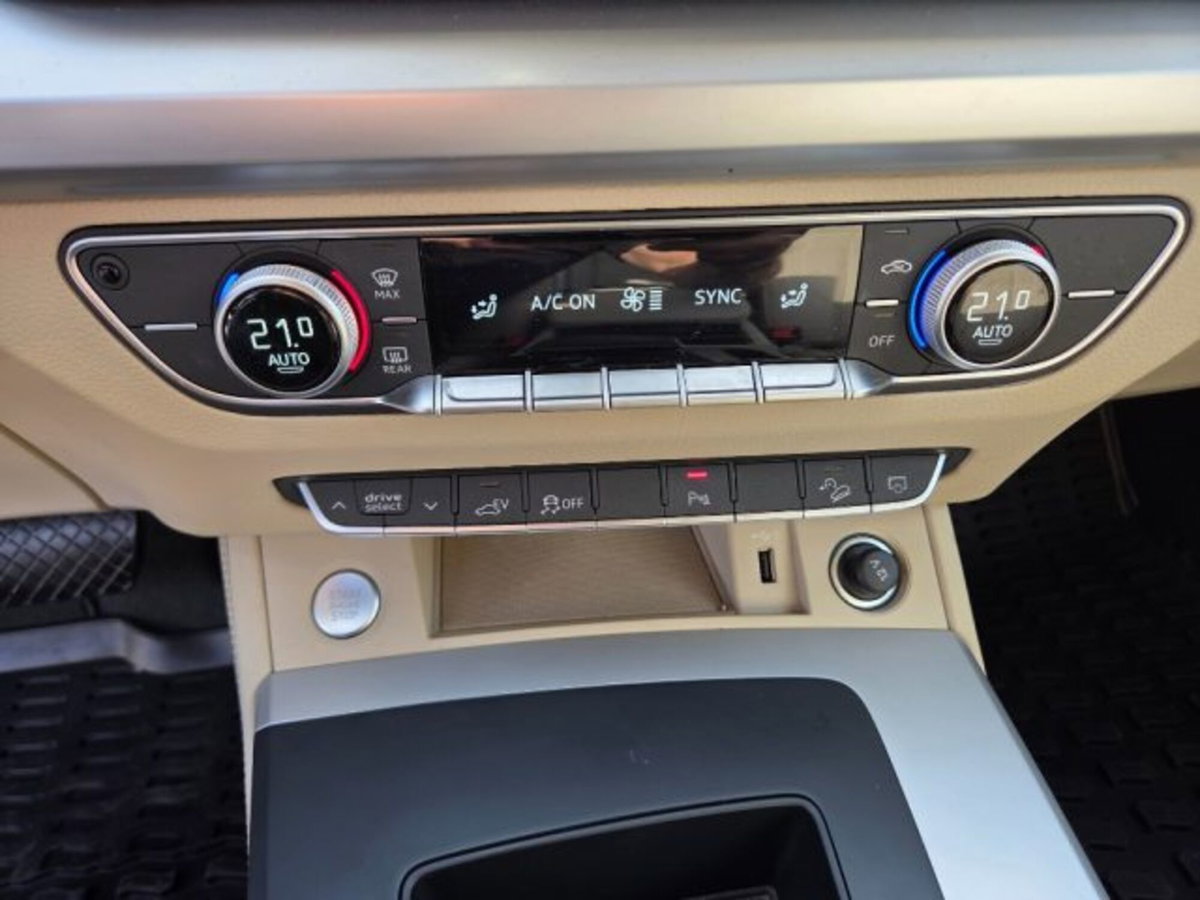 Audi Q5 50 TFSI e quattro S tronic Business Design (12)
