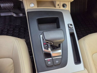 Audi Q5 50 TFSI e quattro S tronic Business Design (13)