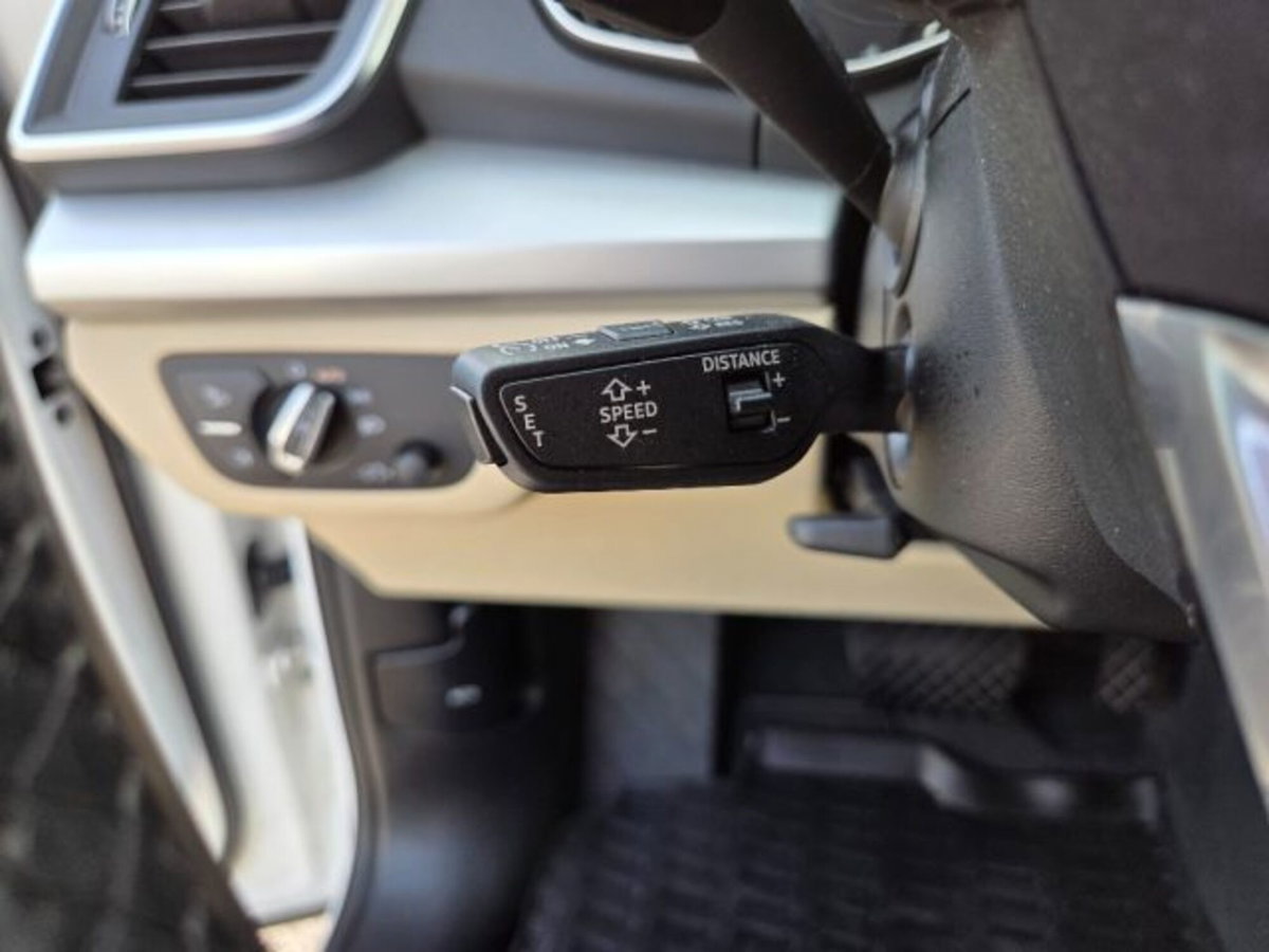 Audi Q5 50 TFSI e quattro S tronic Business Design (15)